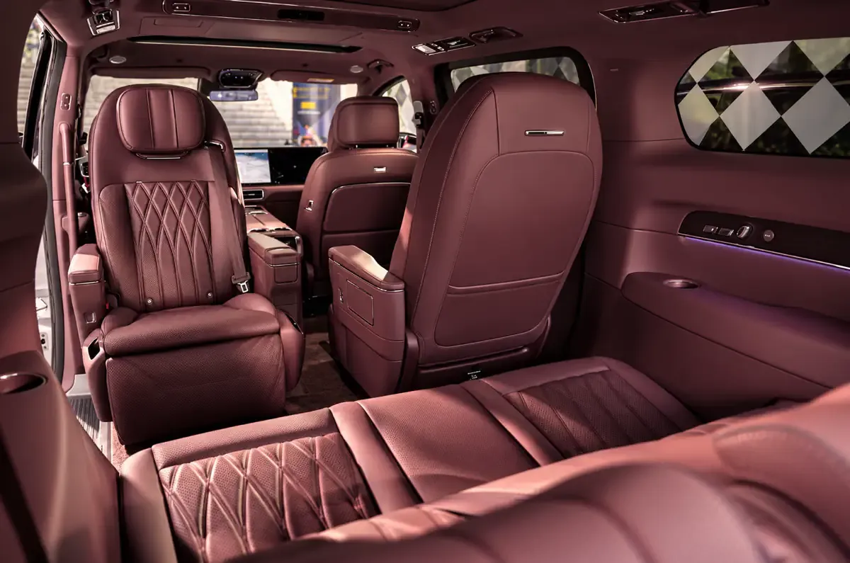 ลักชัวรี MPV เบาะหมุน 180 องศา วิ่งไกลกว่า 1,000 กม. ด้วย REEV