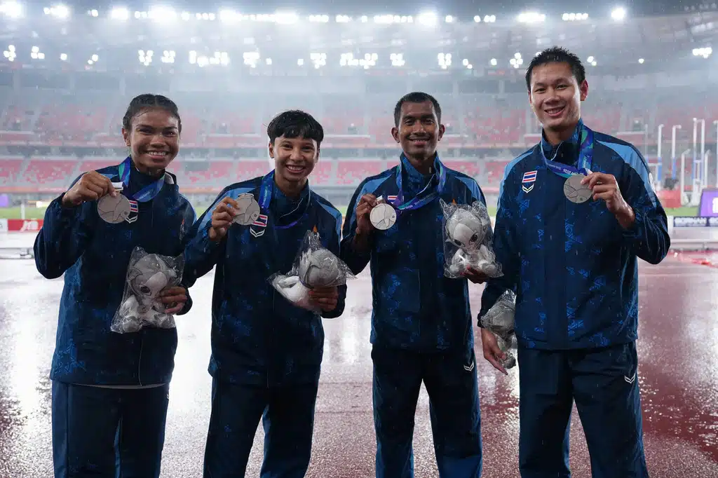 ทีมผลัด 4x100 เมตรผสมเหรียญเงิน โมเมนตัมใหม่ของวงการลมกรดเอเชีย