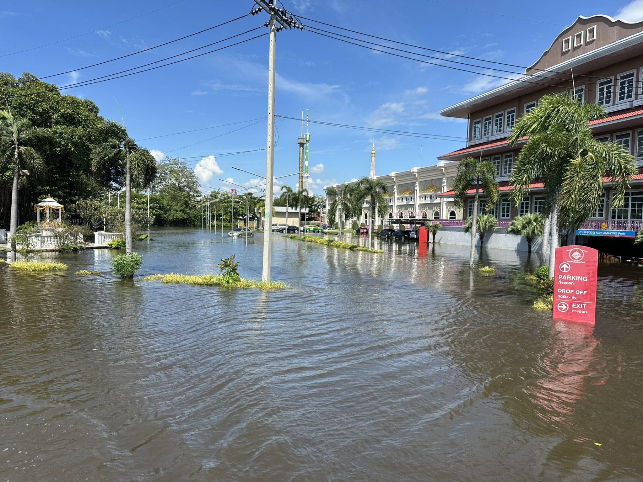 สวนสยามน้ำท่วม 500 ล้าน ทางสองแพร่งของตำนานสวนสนุกกับภารกิจฟื้นคืนชีพ