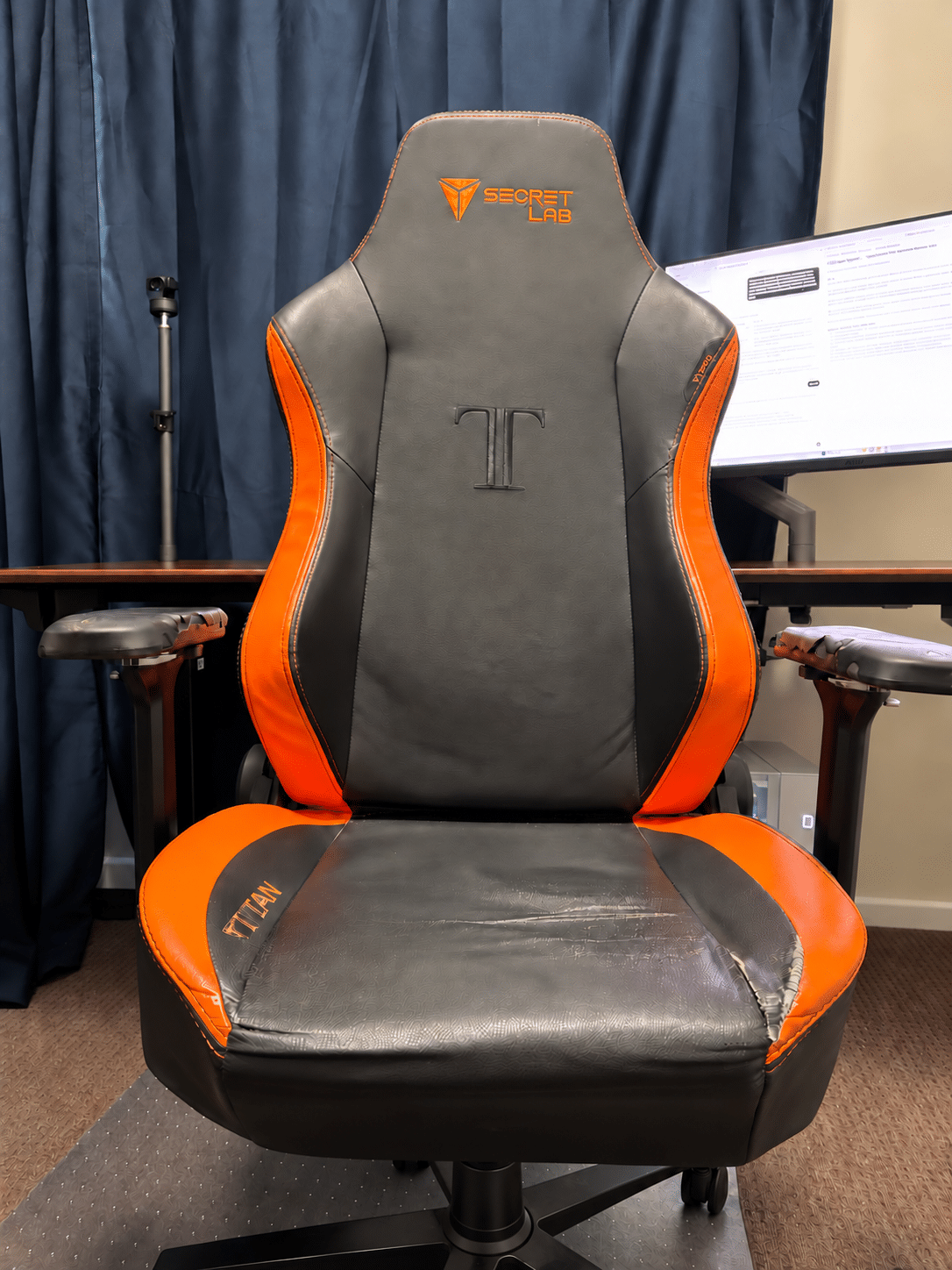 เก้าอี้สำนักงาน ergonomic แบบพรีเมียม vs ราคาประหยัด เลือกอะไรดี