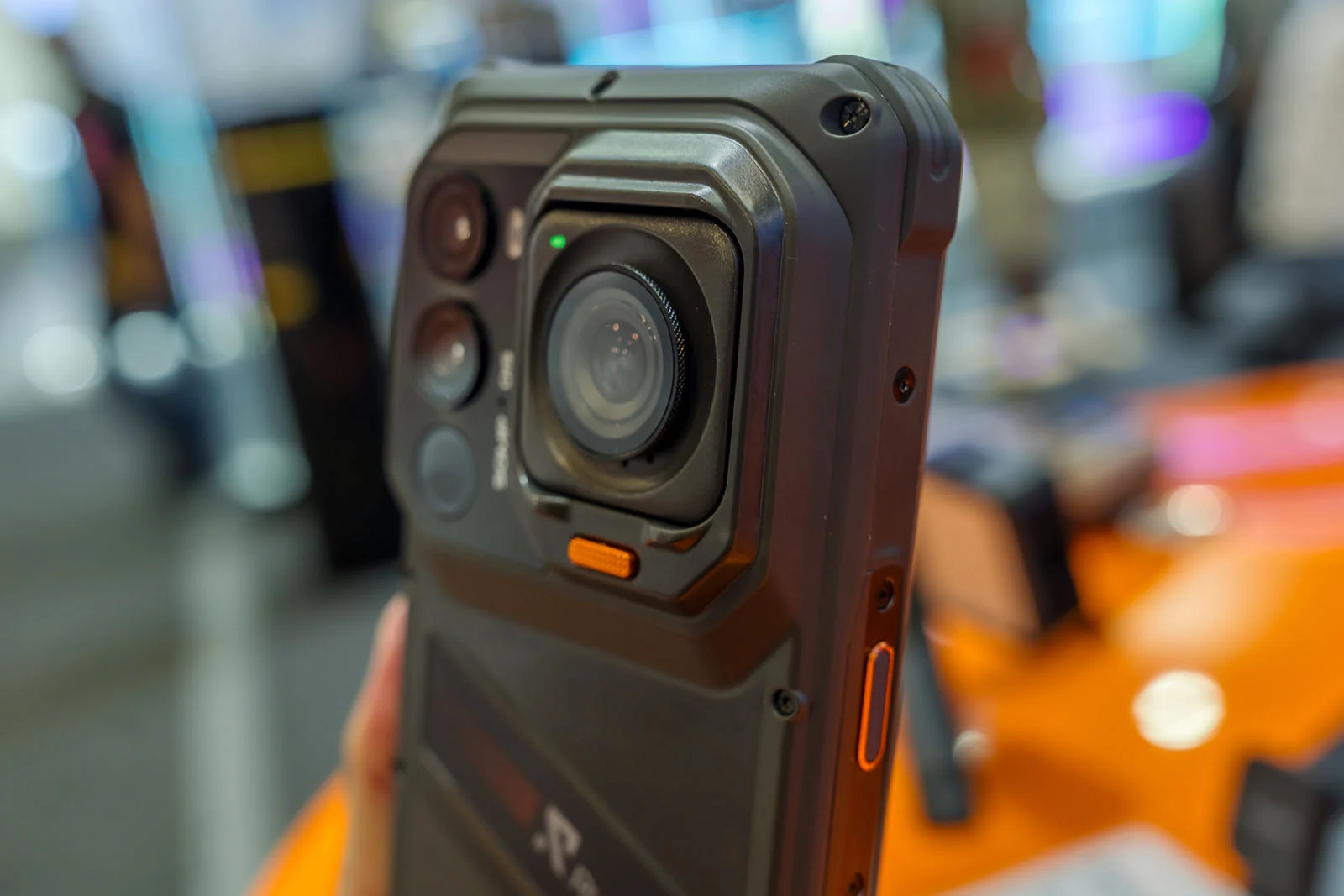 RugOne Xsnap 7 Pro รีวิว โทรศัพท์ทนทานที่แปลงร่างเป็นกล้องแอคชั่น