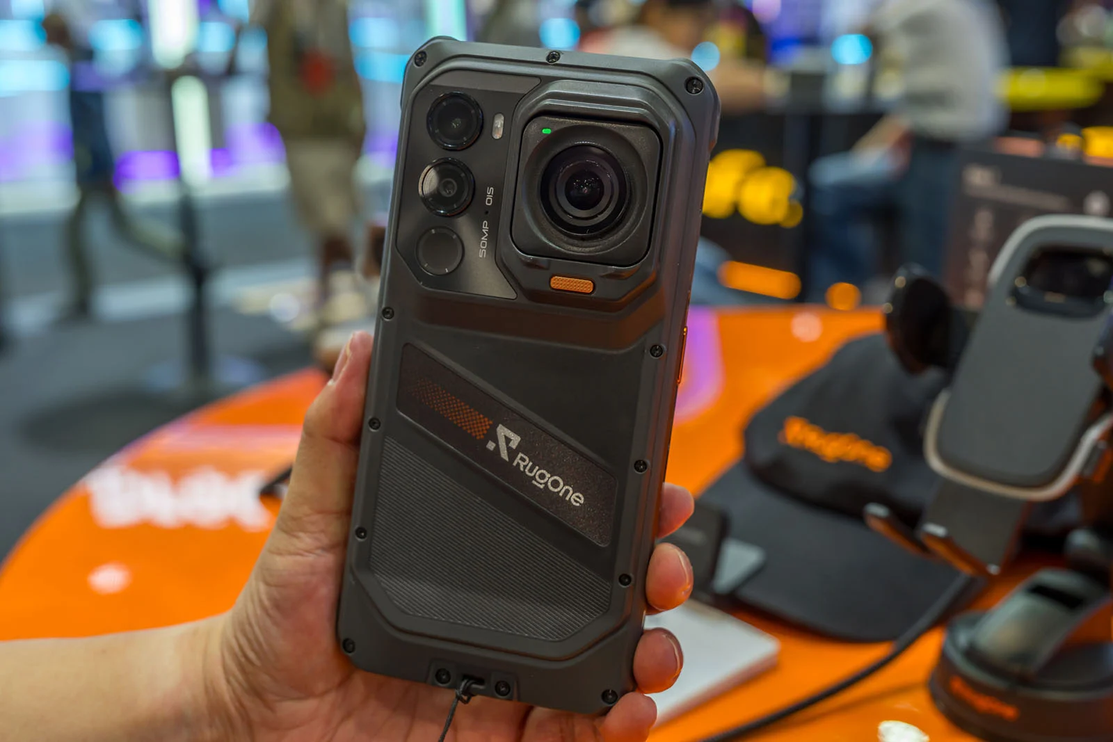RugOne Xsnap 7 Pro มือถือทนทานคู่กล้องแอคชั่นติดตั้งหนึ่งเดียว