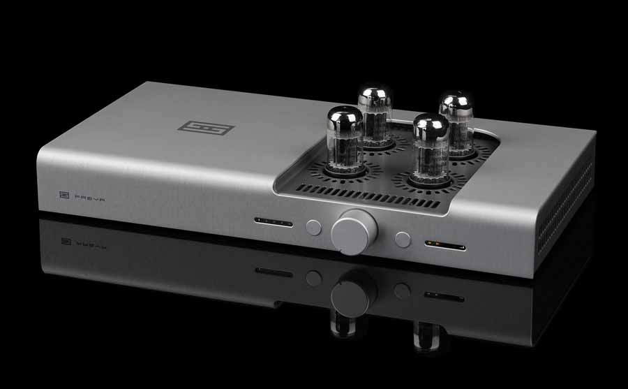 Hybrid amplifier ผสมความอบอุ่นหลอดไฟกับพลัง Class A บนโต๊ะทำงาน