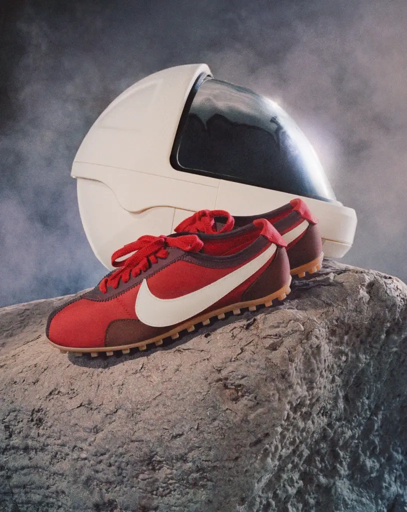 รองเท้า Moon Shoe เมื่อศิลปินระดับโลกชุบชีวิตตำนานสนีกเกอร์อีกครั้ง