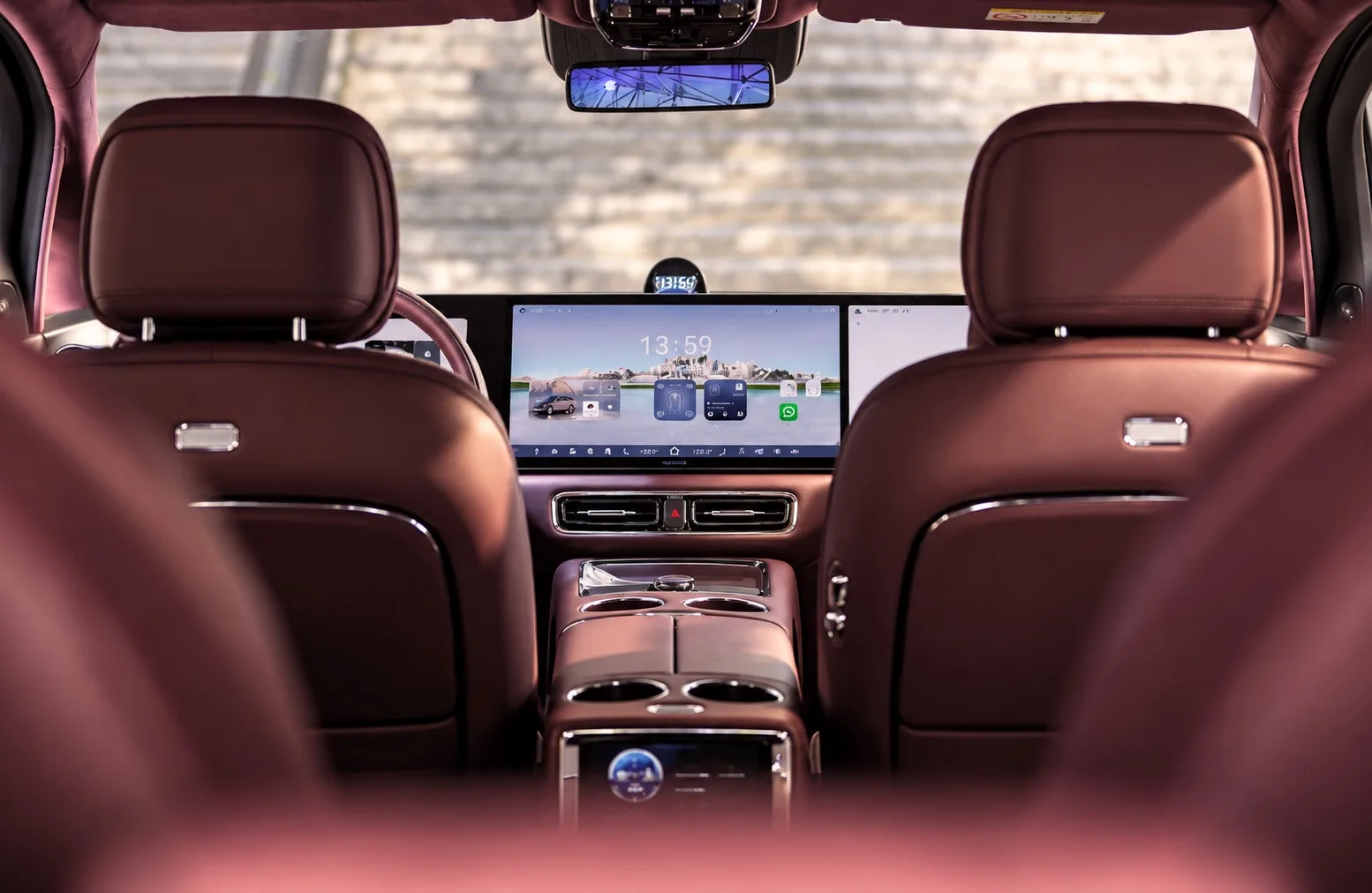MPV ไฟฟ้าพรีเมียม LUXEED EHV V9 กับเกมใหม่ในตลาดลักชัวรี