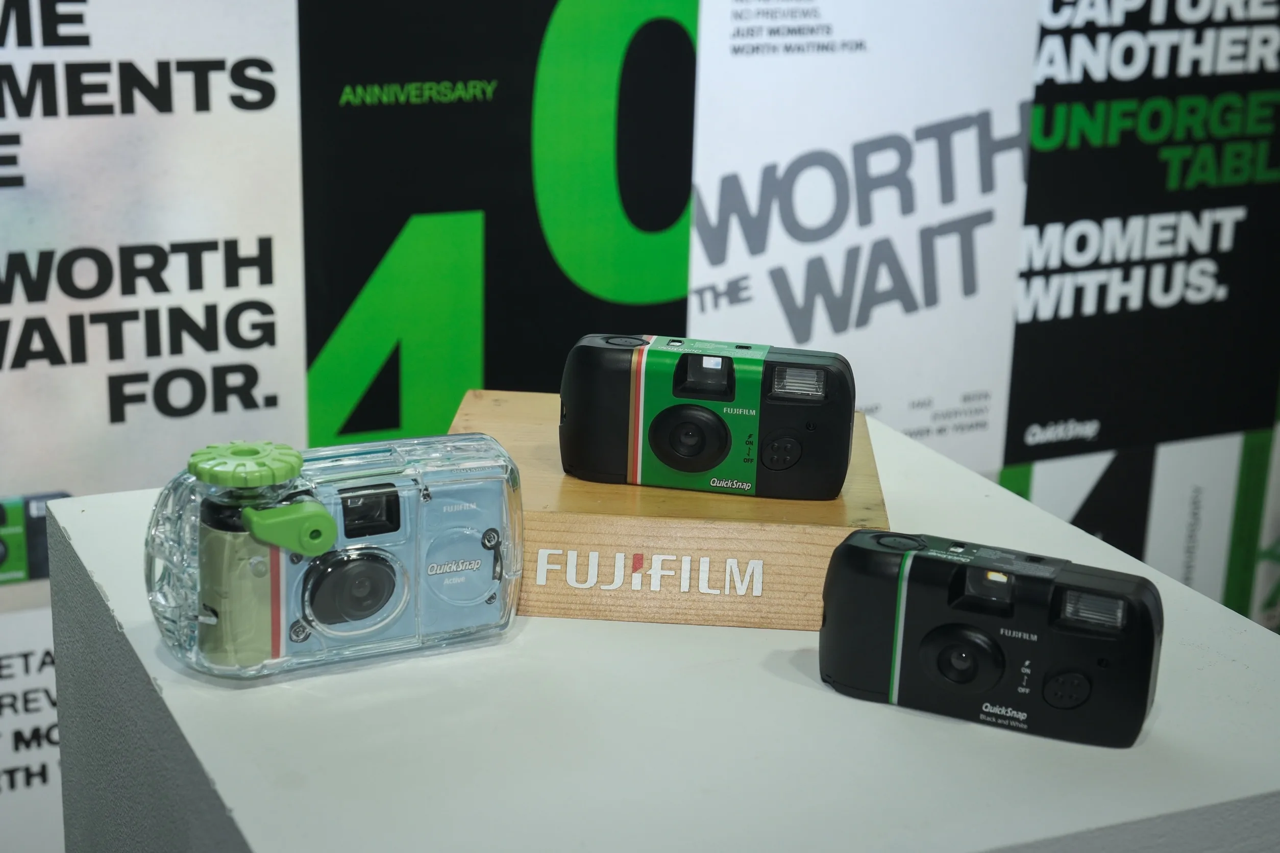 QuickSnap ฟูจิฟิล์ม 40 ปีของกล้องฟิล์มใช้แล้วทิ้งที่ยังคุ้มค่าการรอคอย