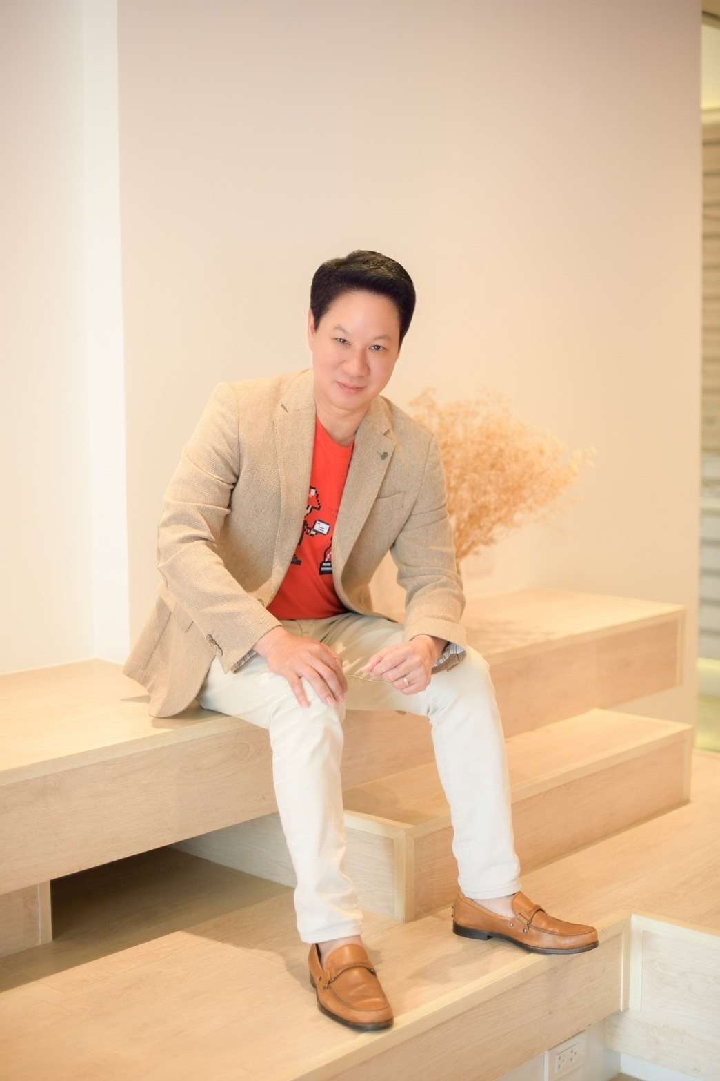 จากจอ GL สู่น้ำหมึกบนดวงแสตมป์ หมุดหมายใหม่ของคู่รักหญิงในวัฒนธรรมกระแสหลัก