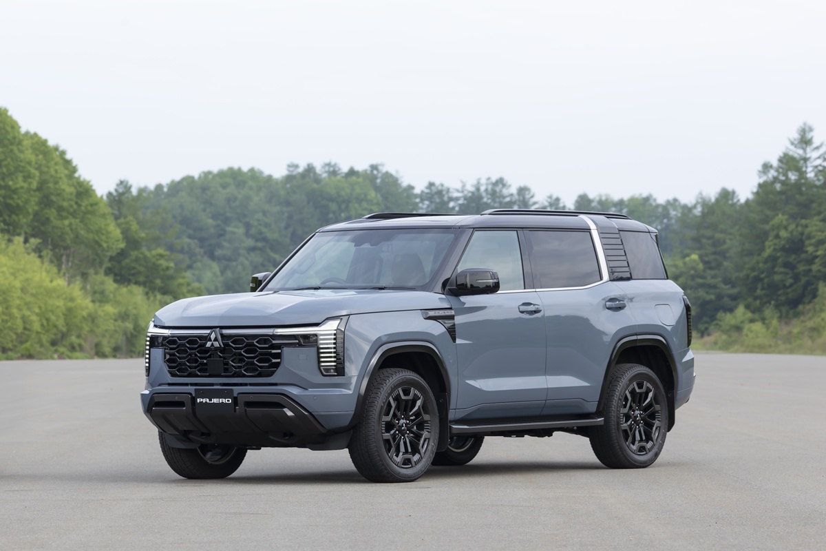 เปรียบเทียบ Pajero Everest เลือกคันไหนคุ้มกว่าสำหรับคุณ