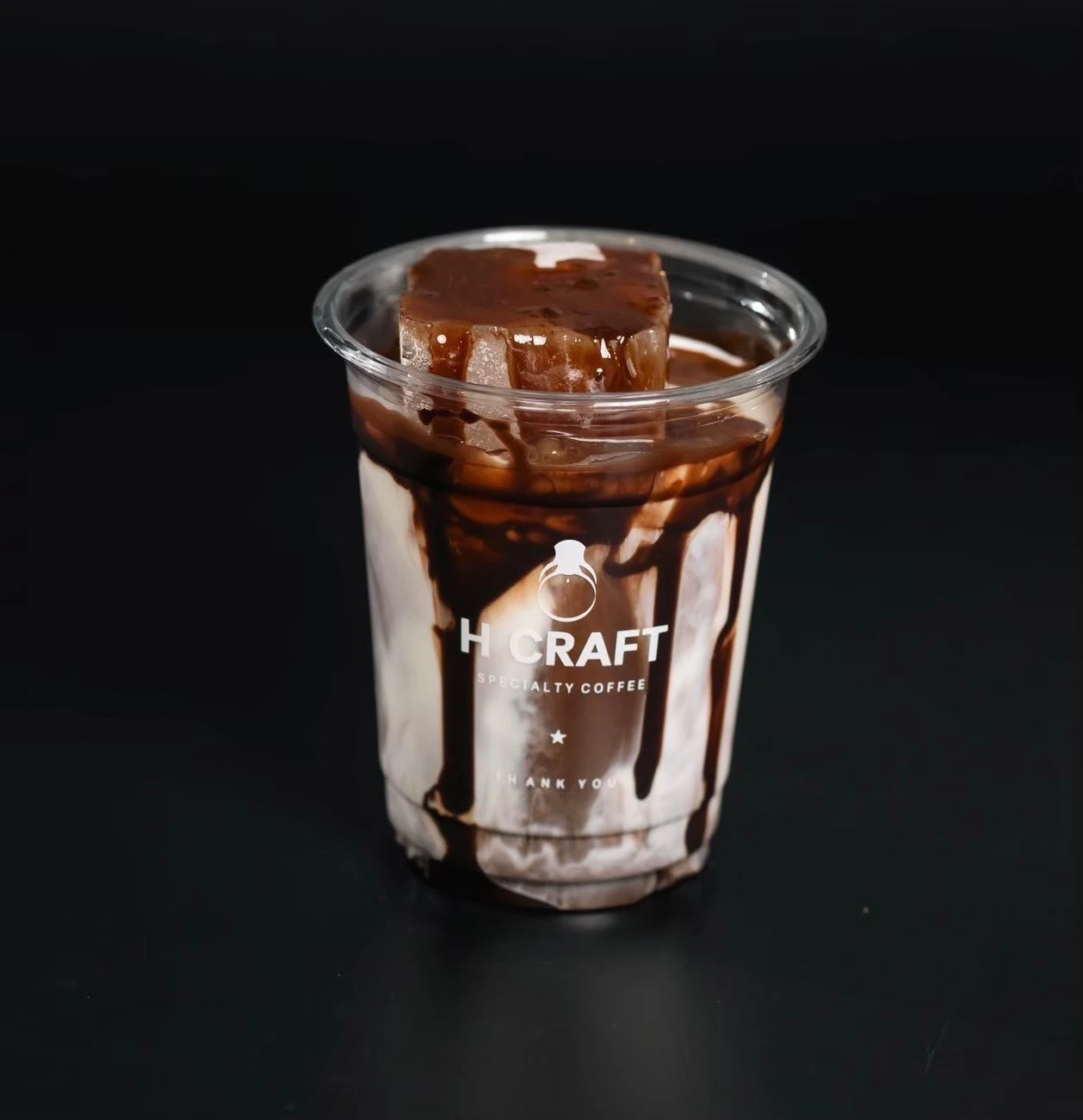 จิบกาแฟ ชมงานอาร์ต เมื่อห้างกลายเป็นมุมอบอุ่นแห่งวันหยุด