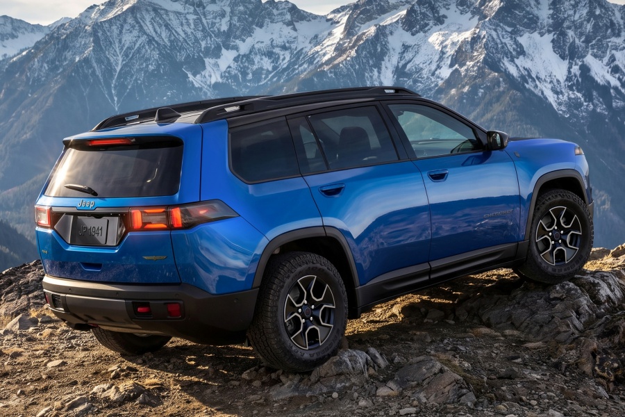 ไฮบริด PHEV SUV ลุยน้ำและออฟโรด Jetour G700 vs Jeep Cherokee Trailhawk
