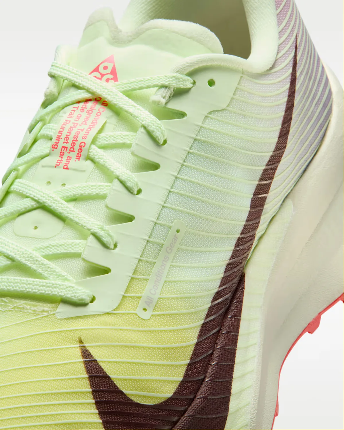 รองเท้าเทรลพรีเมียมลดค่าตัว จังหวะทองของนักวิ่งและสายเดินป่า
