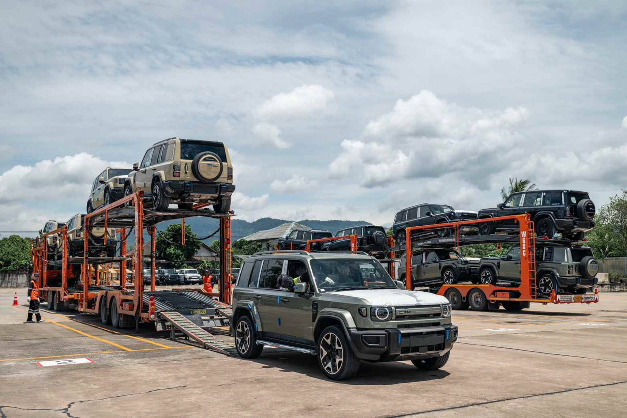 REEV SUV ราคา 999,900 บาท เขย่าตลาดไฮบริดด้วย iCAUR V27 REEV