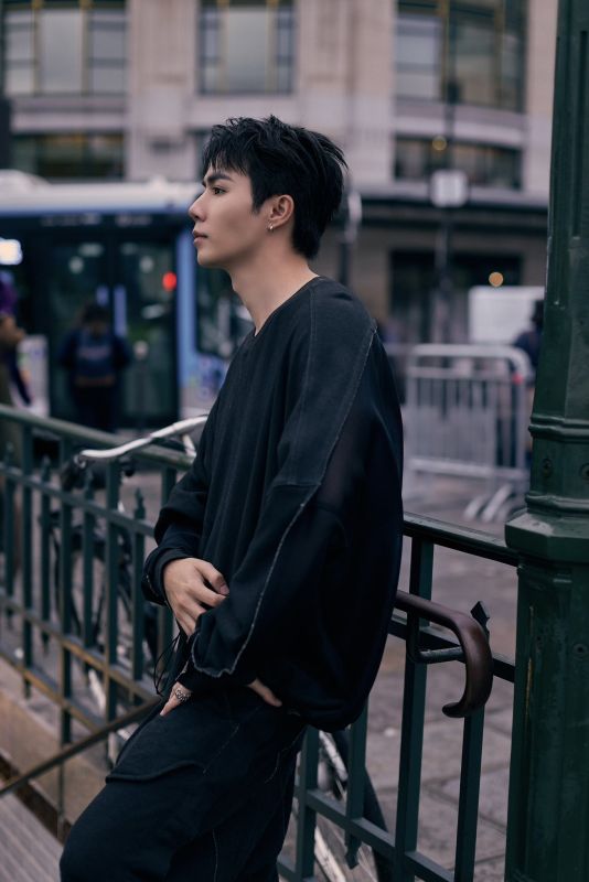 จากมิลานถึงปารีส เส้นทางแฟชั่นวีคที่ผลักดันซี พฤกษ์สู่ไอคอนระดับโลก