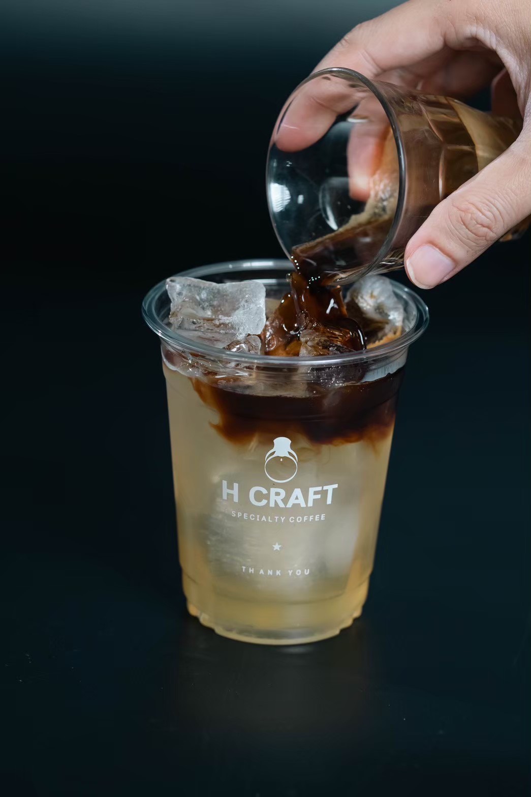 จิบกาแฟ ชมงานอาร์ต เมื่อห้างกลายเป็นมุมอบอุ่นแห่งวันหยุด