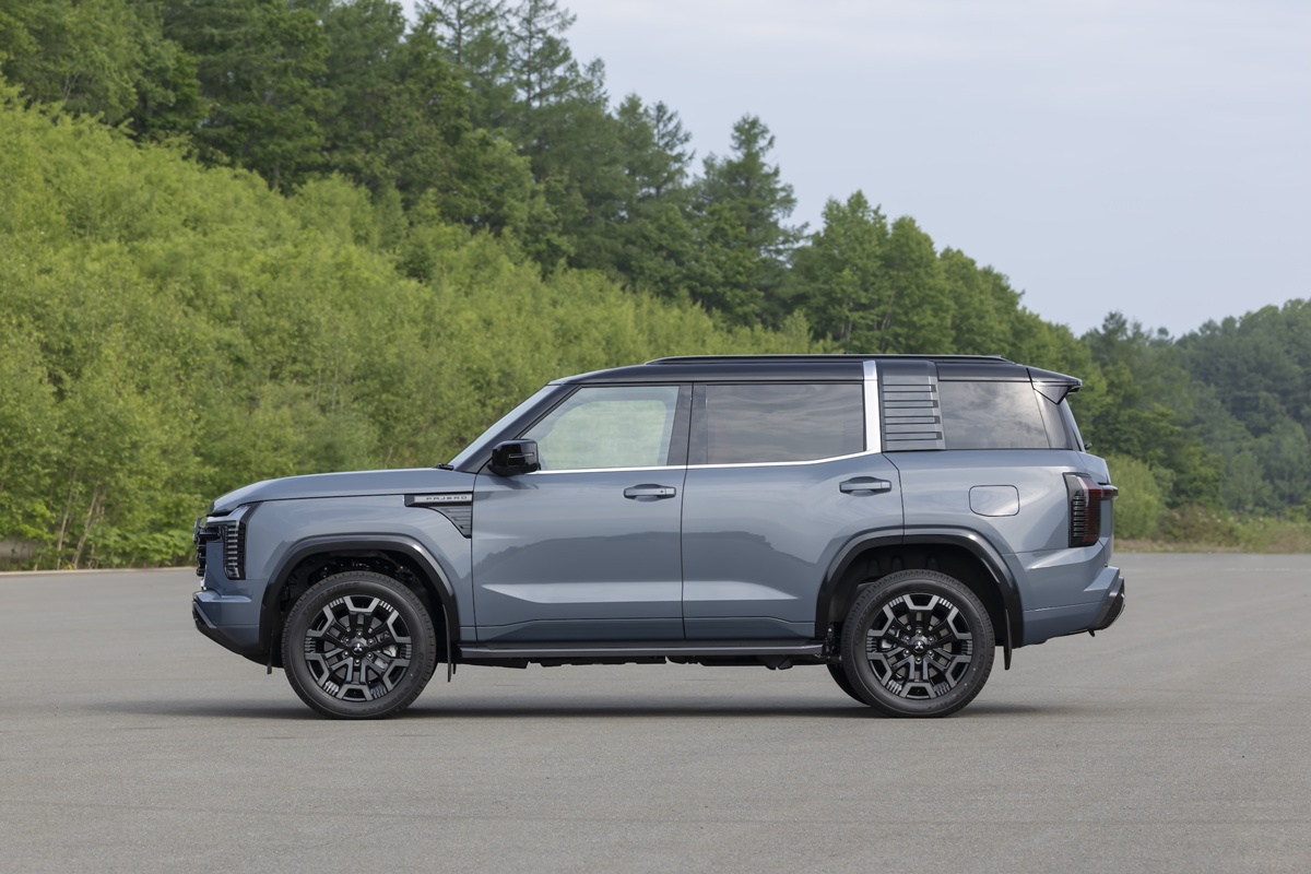 เปรียบเทียบ Pajero Everest เลือกคันไหนคุ้มกว่าสำหรับคุณ