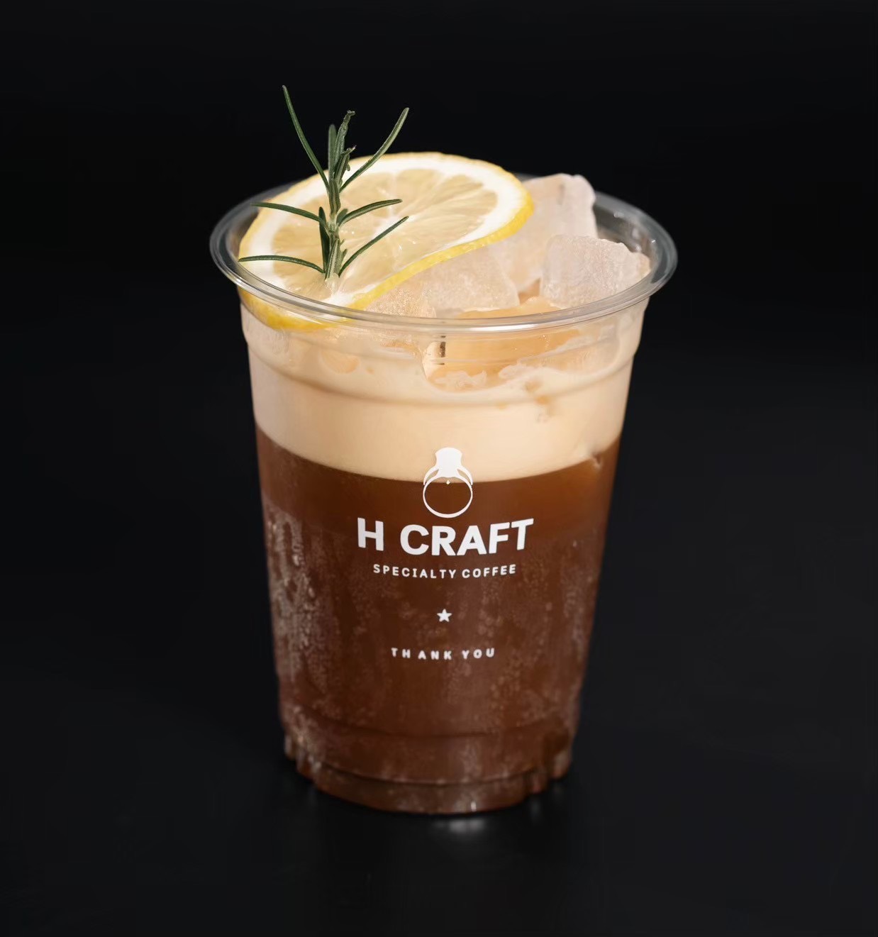 จิบกาแฟ ชมงานอาร์ต เมื่อห้างกลายเป็นมุมอบอุ่นแห่งวันหยุด