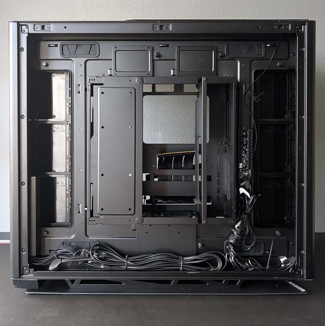 เลือกเคสเกือบไฮเอนด์หรือสุดทาง: NZXT H6 RGB+ vs MSI MEG Maestro 900R