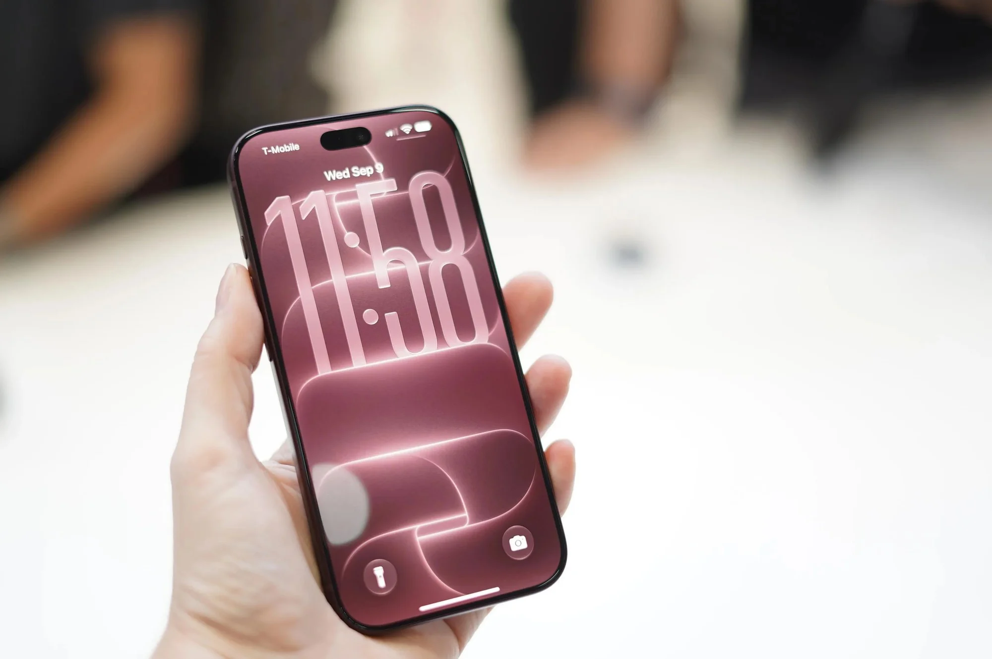 เปรียบเทียบ iPhone 13 Pro กับ iPhone 18 Pro อัปเกรด 5 ปีคุ้มไหม