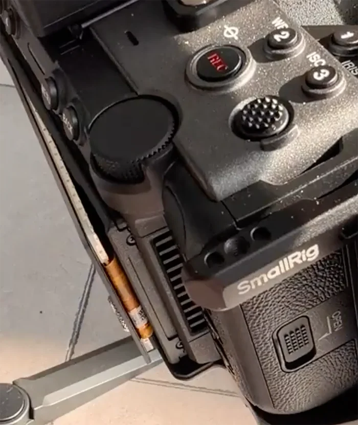 วิกฤตคุณภาพกล้องภาพยนตร์ Sony FX5 กับปัญหา LCD ที่สั่นคลอนความเชื่อมั่นมืออาชีพ