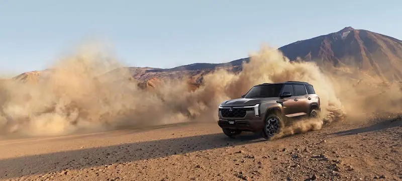 Pajero ใหม่ชน Land Cruiser และ Everest เลือกคันไหนคุ้มกว่า