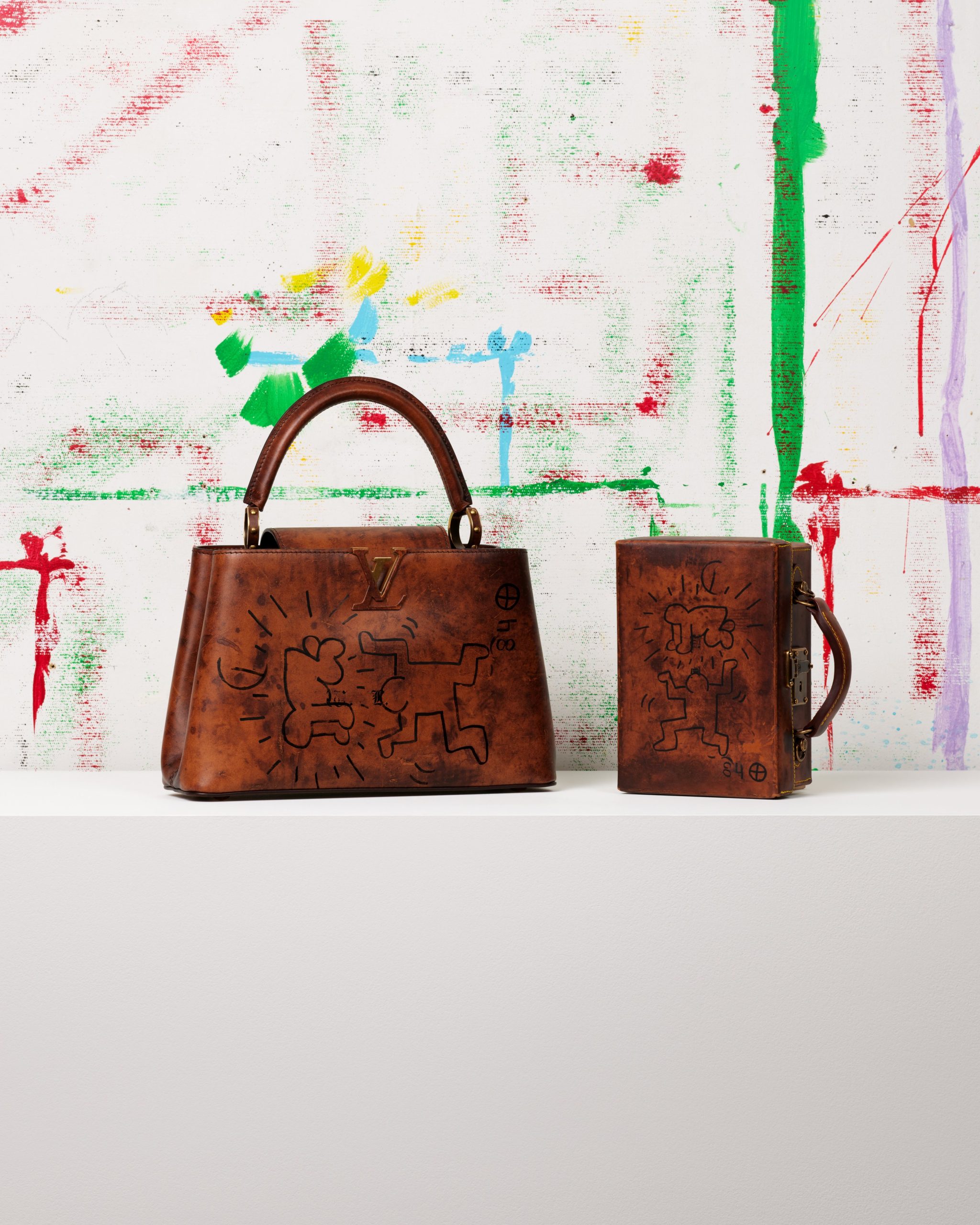 เมื่อกระเป๋า Louis Vuitton กลายเป็นผลงานศิลปะกับ Keith Haring
