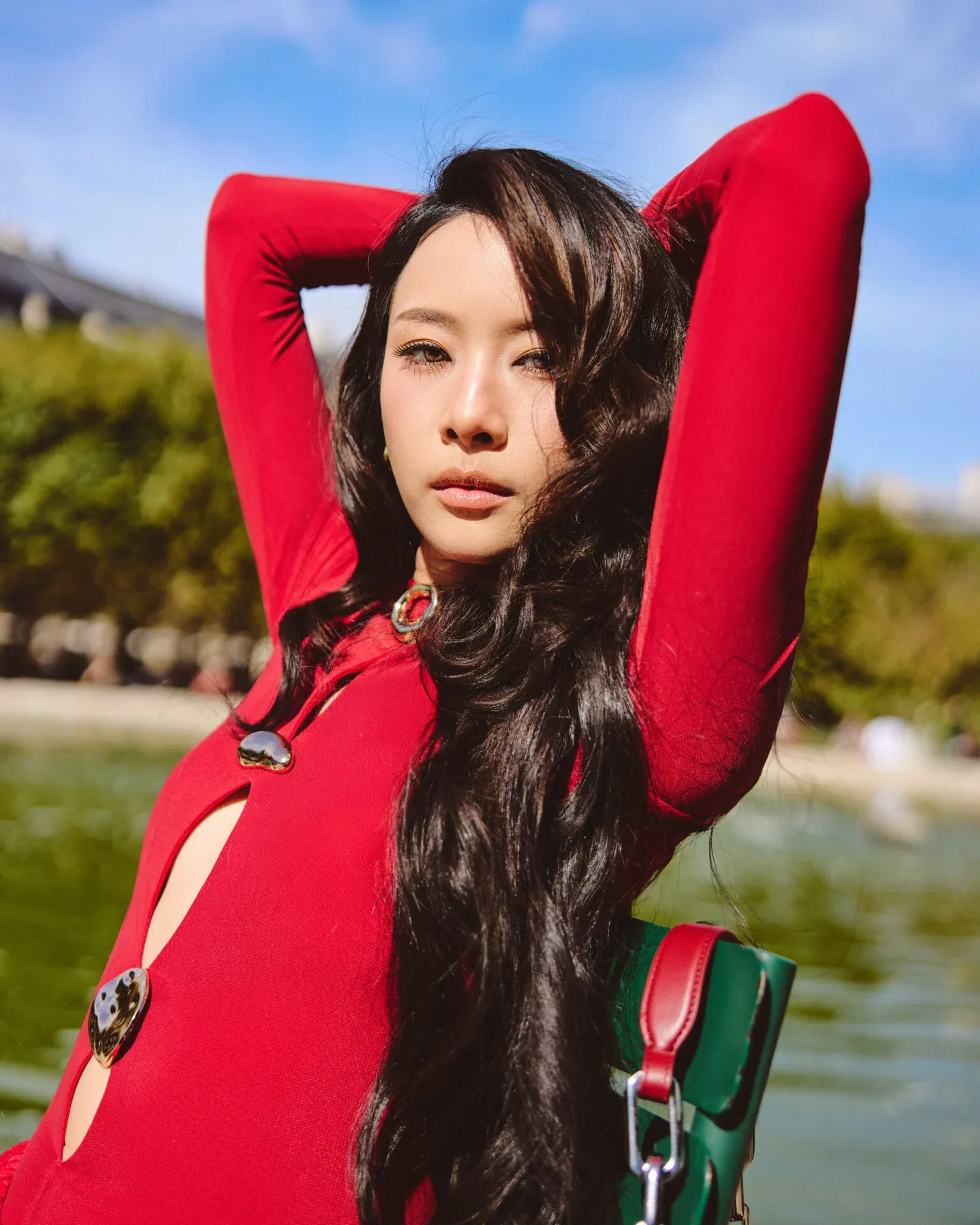 ดารานักแสดงปารีสยึดเวทีแฟชั่น เล่าเบื้องหลังลุคสุดล้ำที่โลกจับตา