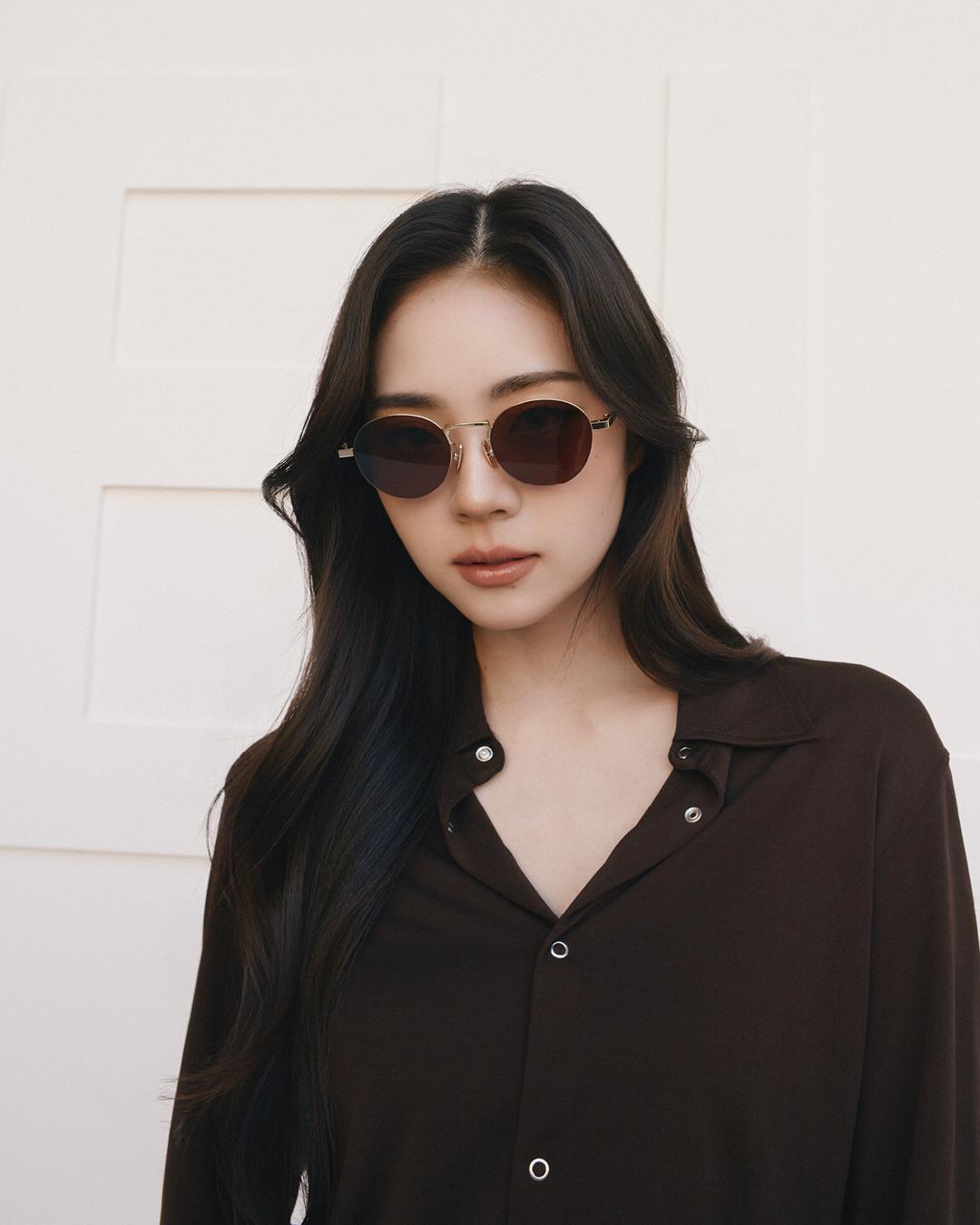 ดาราเอเชียยึดรันเวย์ Celine SS27 เมื่อปารีสกลายเป็นเวทีของเรา
