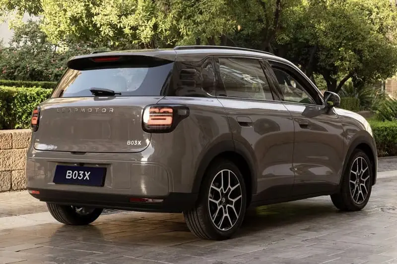 LeapMotor B03X B-SUV ไฟฟ้า 450 กม. ท้าชน MG4 และ JAECOO