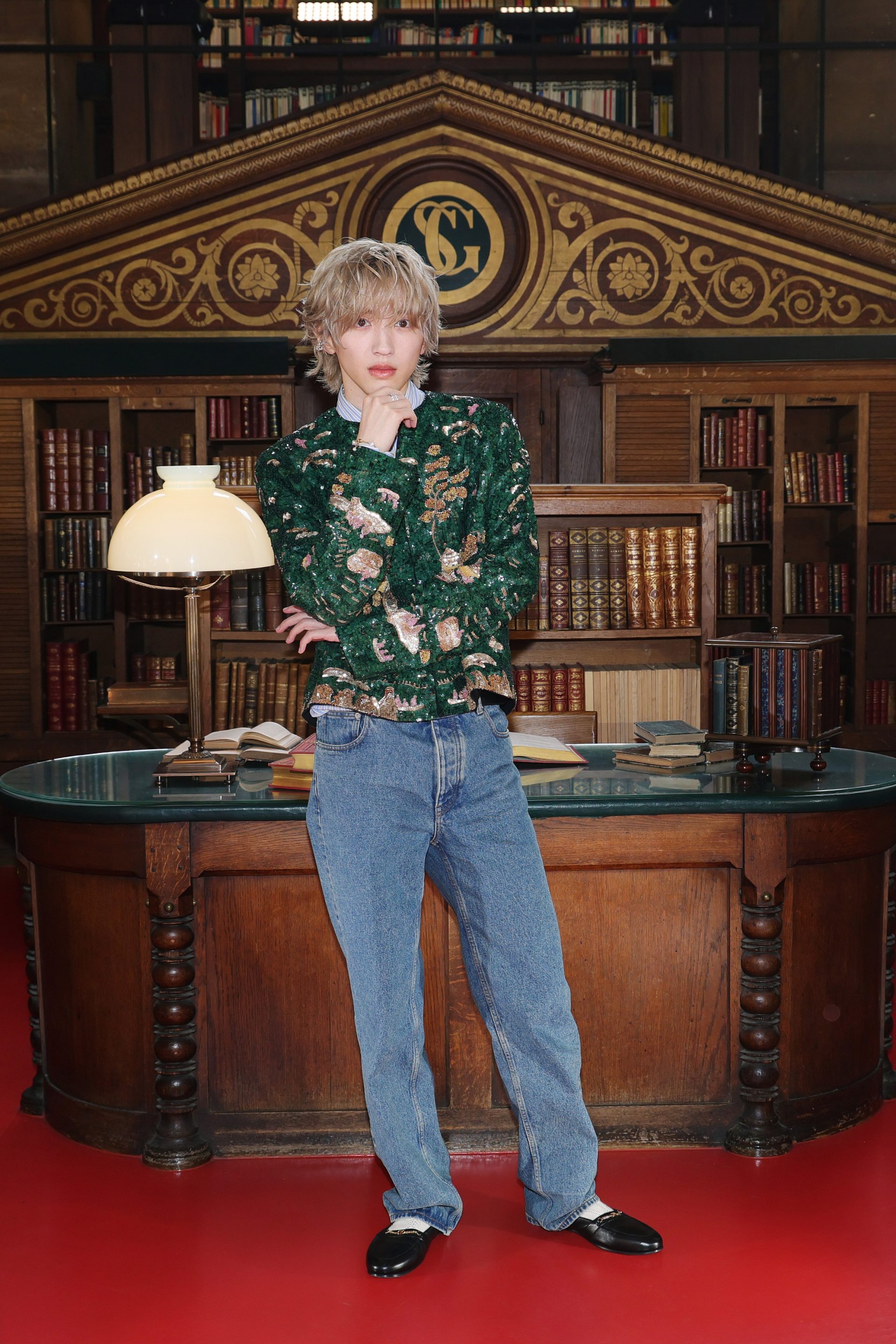Inside Antibiblioteca เมื่อห้องสมุดถูกเปลี่ยนเป็นคำประกาศแฟชั่นแม็กซิมัลลิสต์ของ Valentino