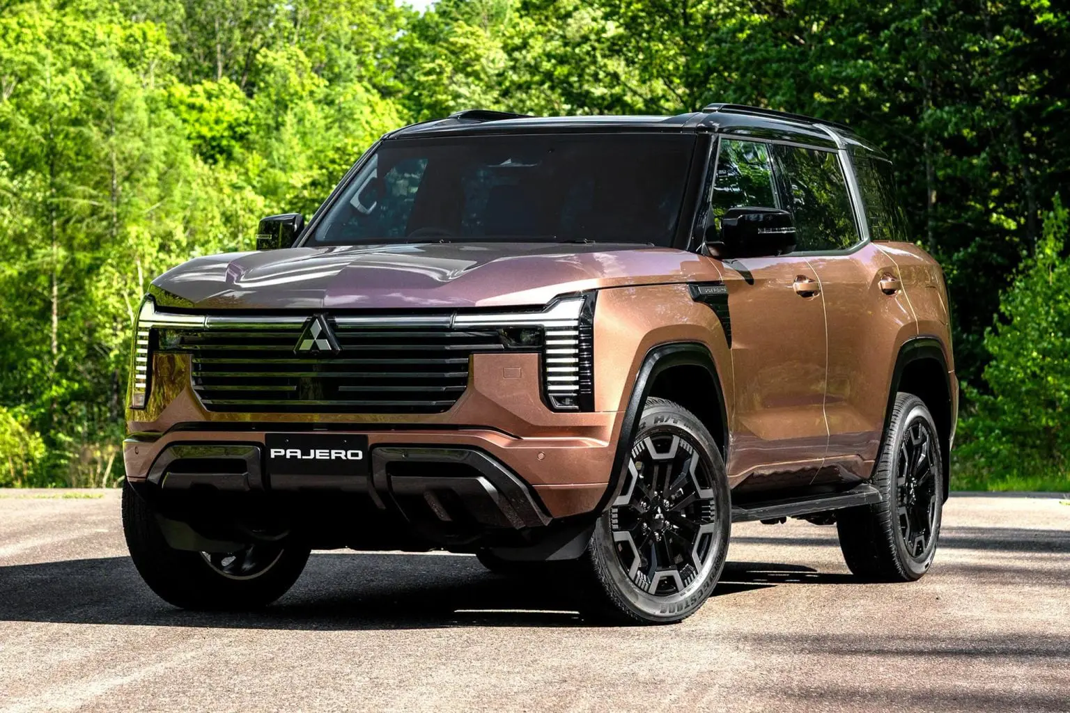 Pajero ใหม่ชน Land Cruiser และ Everest เลือกคันไหนคุ้มกว่า