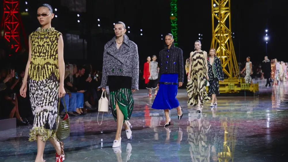 Matthieu Blazy Chanel เมื่อโค้ดหรูถูกแปลเป็นความเท่ารุ่นใหม่