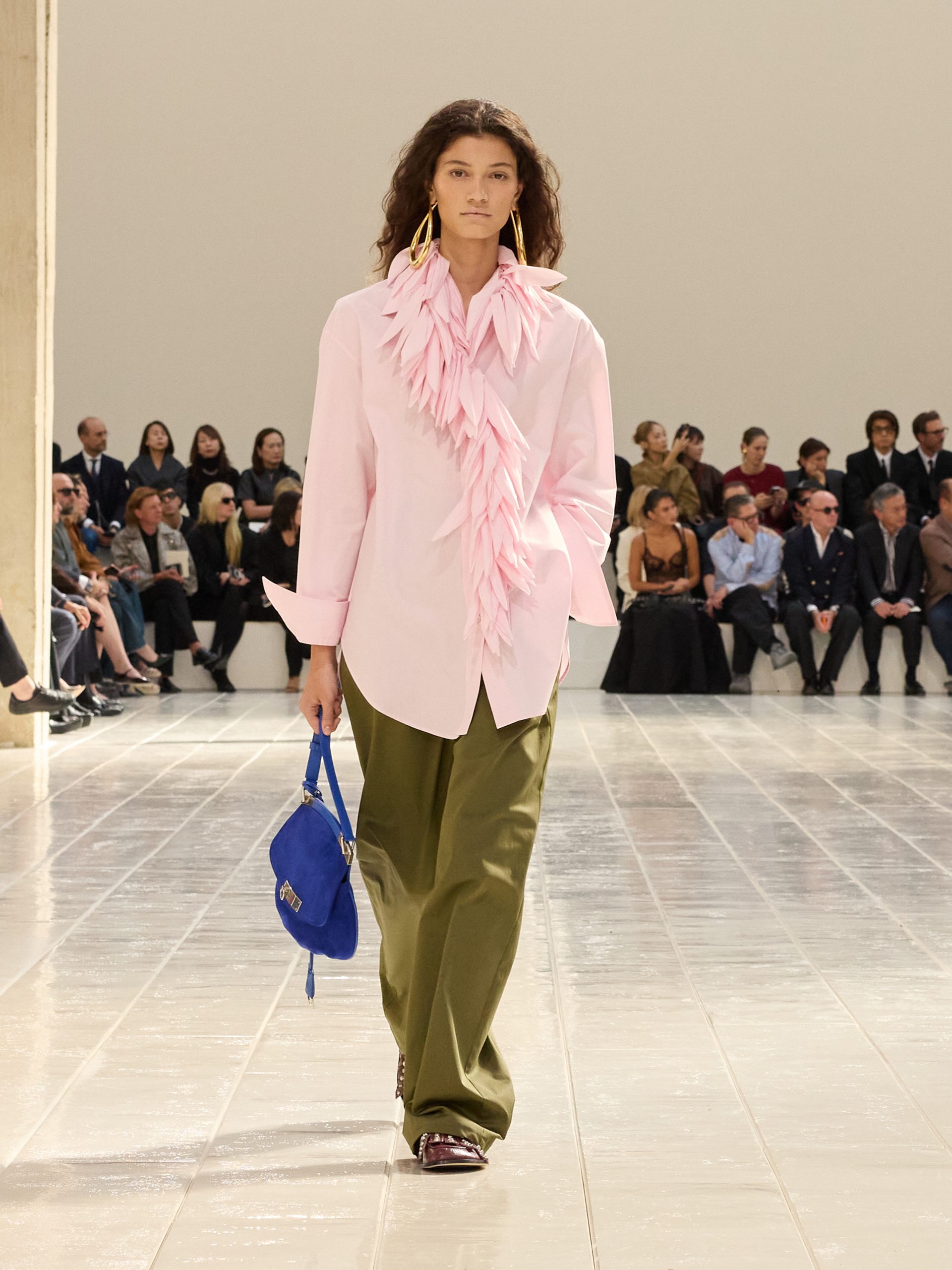 Maximalism x Tailoring เมื่อความหรูหรากลายเป็นเรื่องของอารมณ์และโครงสร้าง