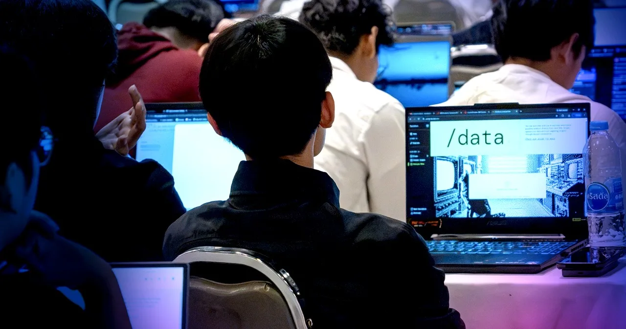 งาน AI–Data โตสวนตลาดเทคโนโลยีหดตัว สัญญาณเปลี่ยนสมรภูมิทักษะการทำงาน