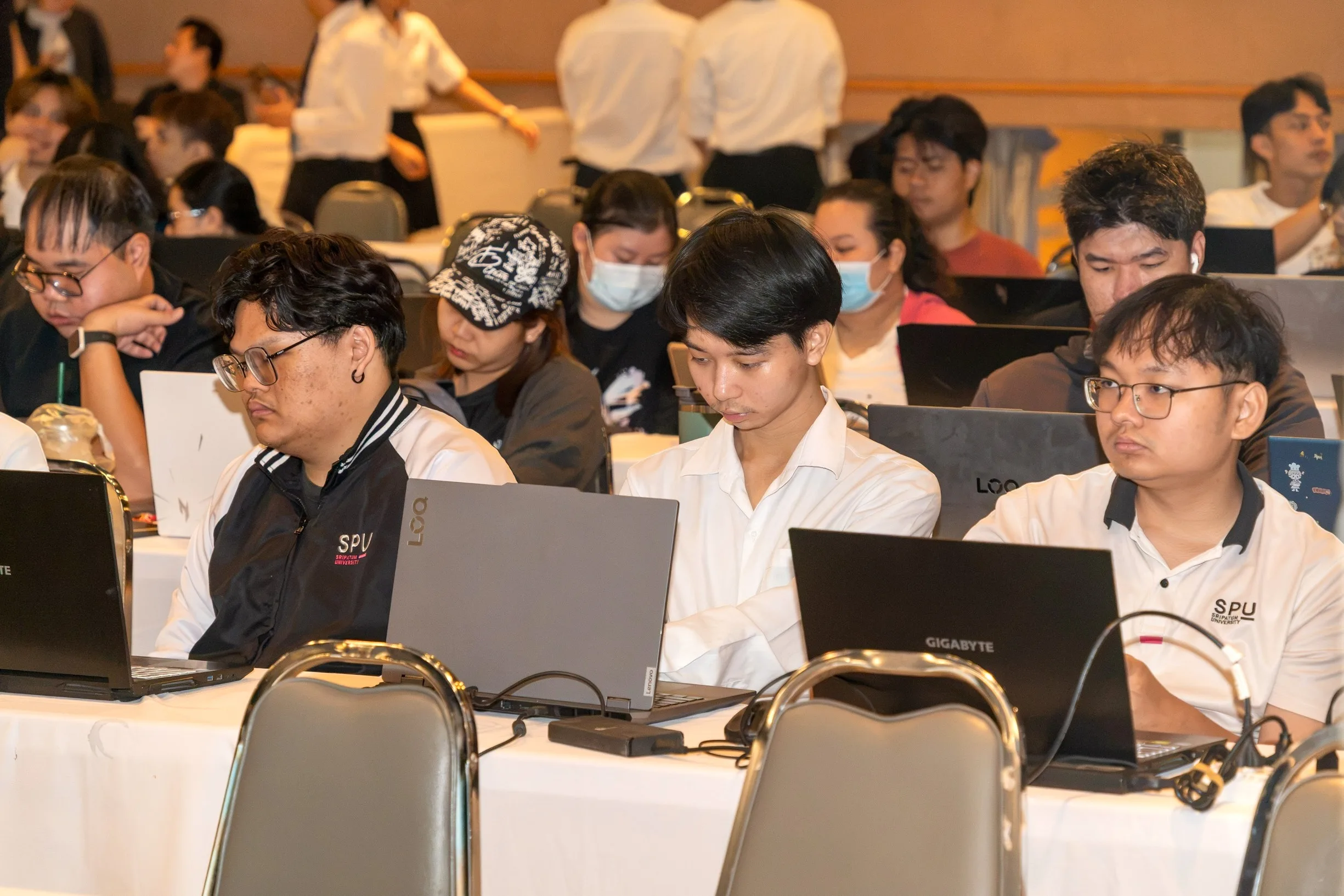 งาน AI–Data โตสวนตลาดเทคโนโลยีหดตัว สัญญาณเปลี่ยนสมรภูมิทักษะการทำงาน