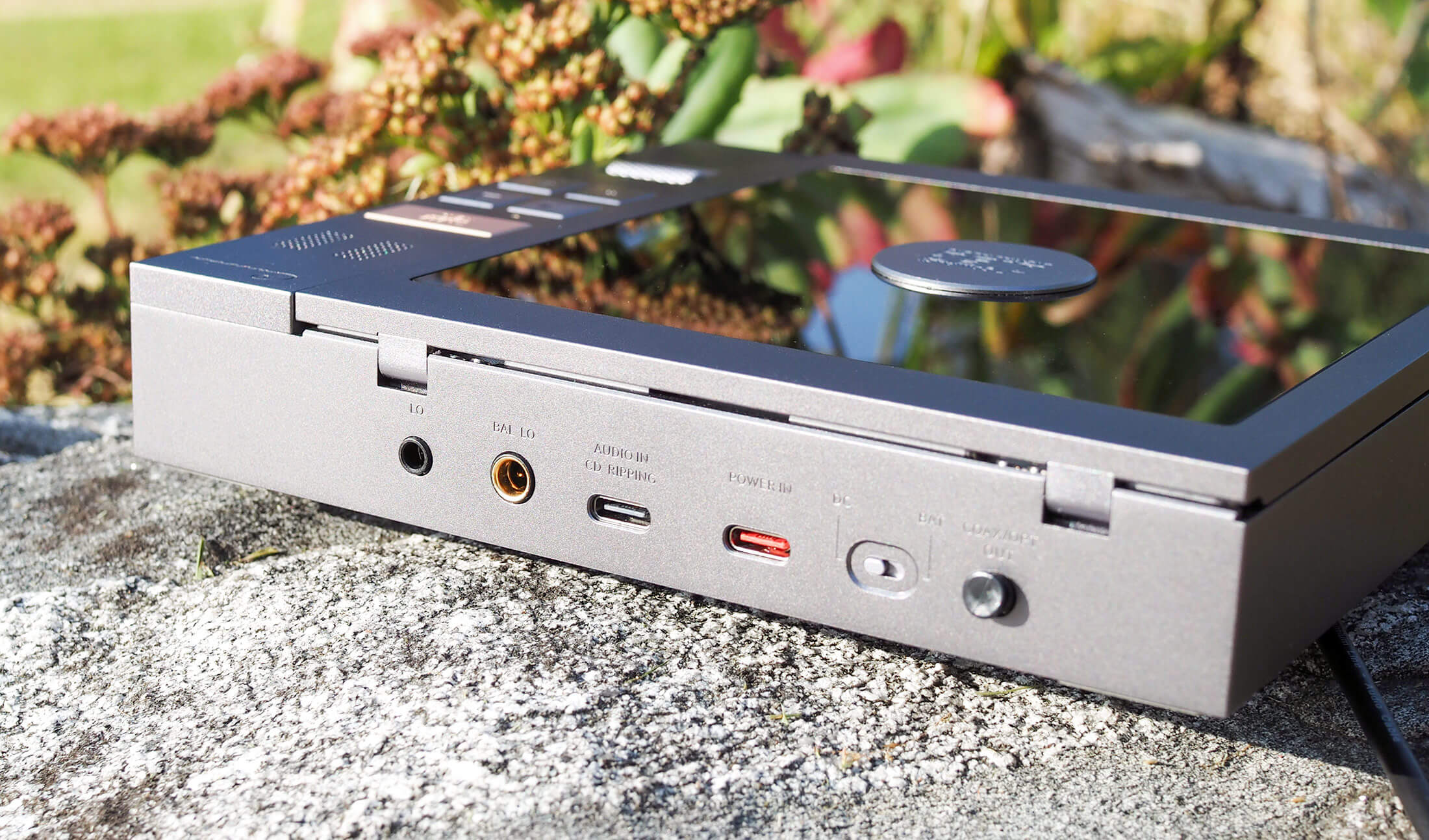 เครื่องเล่น CD สมัยใหม่กลับมา พร้อม Bluetooth และ DAC ไฮบริด