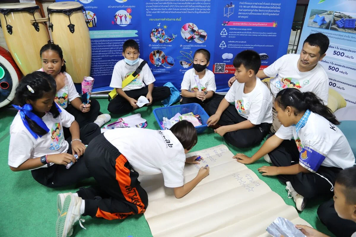 เด็กเรียนรู้รักษ์โลกผ่านการเล่น กิจกรรมสร้างสรรค์ที่พ่อแม่ทำได้ที่บ้าน
