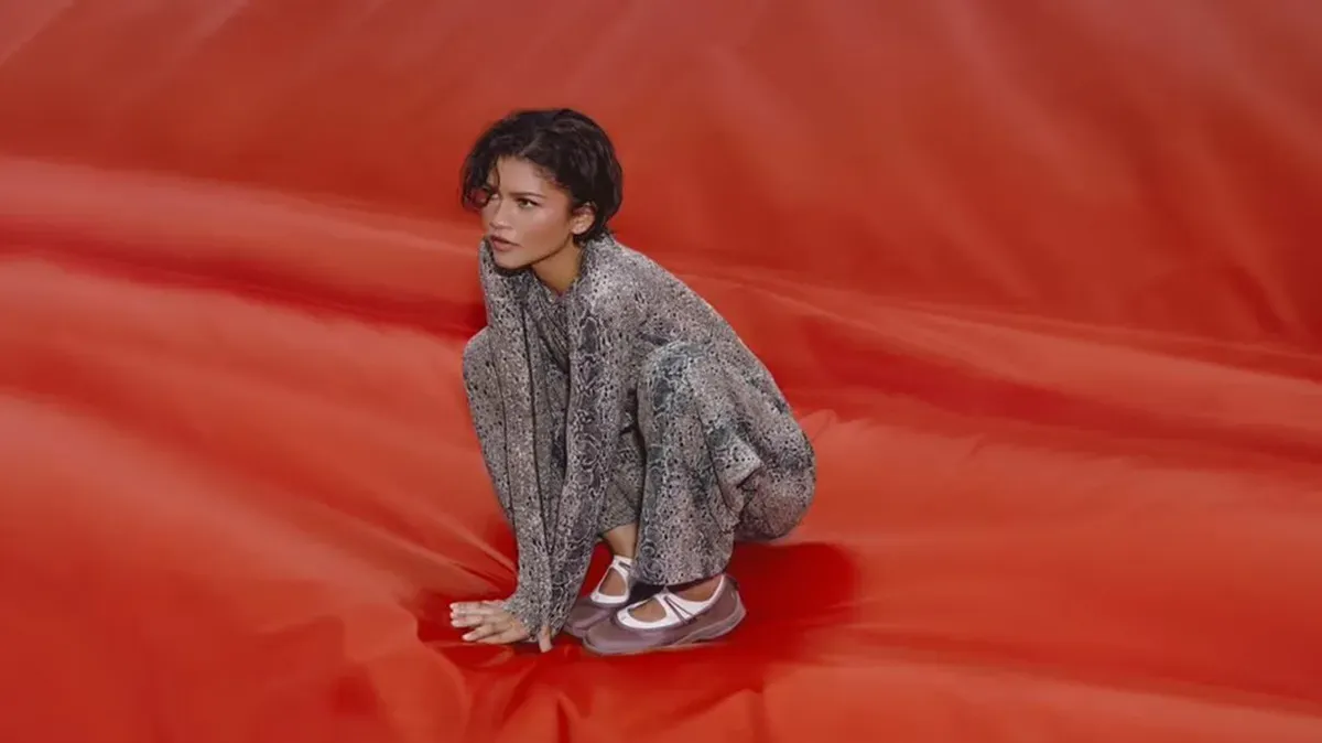 Zendaya x On เมื่อคนดังลงมือออกแบบ อะธเลเชอร์จึงเปลี่ยนเกม