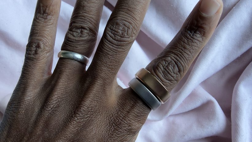 Smart Ring VS Smartwatch เลือกอะไรให้ติดตามสุขภาพ 24 ชั่วโมง