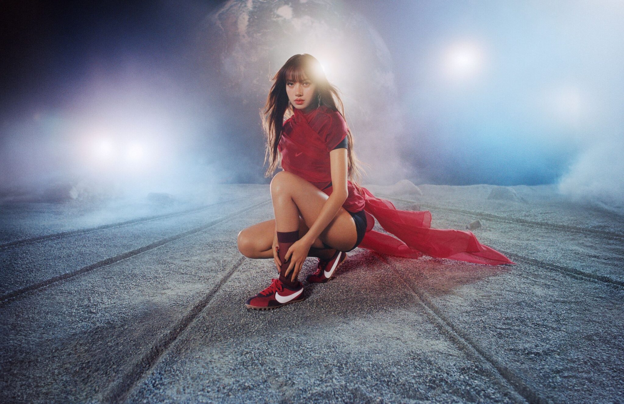 รองเท้า Moon Shoe เมื่อศิลปินระดับโลกชุบชีวิตตำนานสนีกเกอร์อีกครั้ง