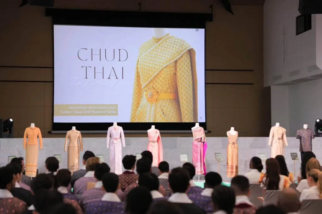 เมื่อชุดไทยพระราชนิยมกลายเป็นภาษาการทูตบนเวทีโลก