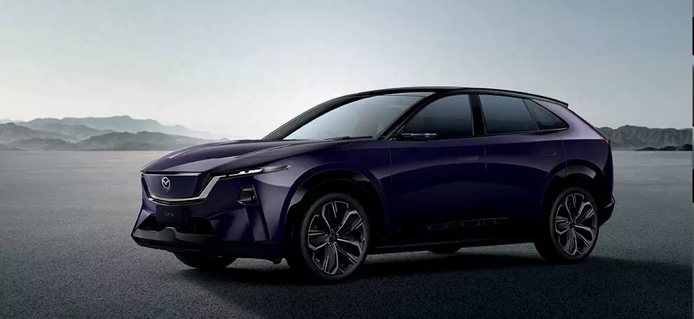 Mazda CX-6e ราคาและบทบาทใหม่ในตลาดรถไฟฟ้า SUV กลาง