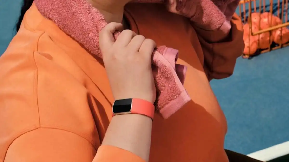 Fitbit Edge ตัวติดตามสุขภาพสายสมดุล ท้าชน Charge 6