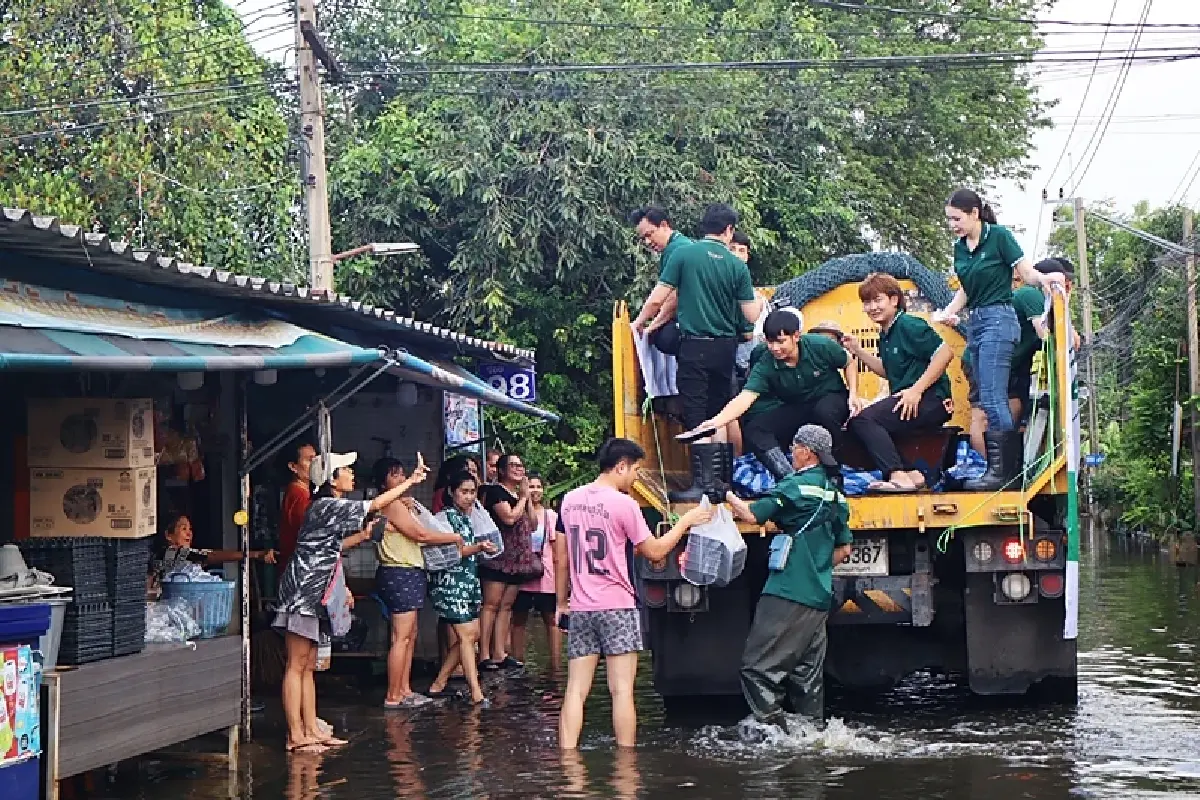 บริษัทยักษ์ใหญ่รวมพลังอาหารสัตว์เลี้ยงสาธารณูปการ รับมือวิกฤตน้ำท่วม