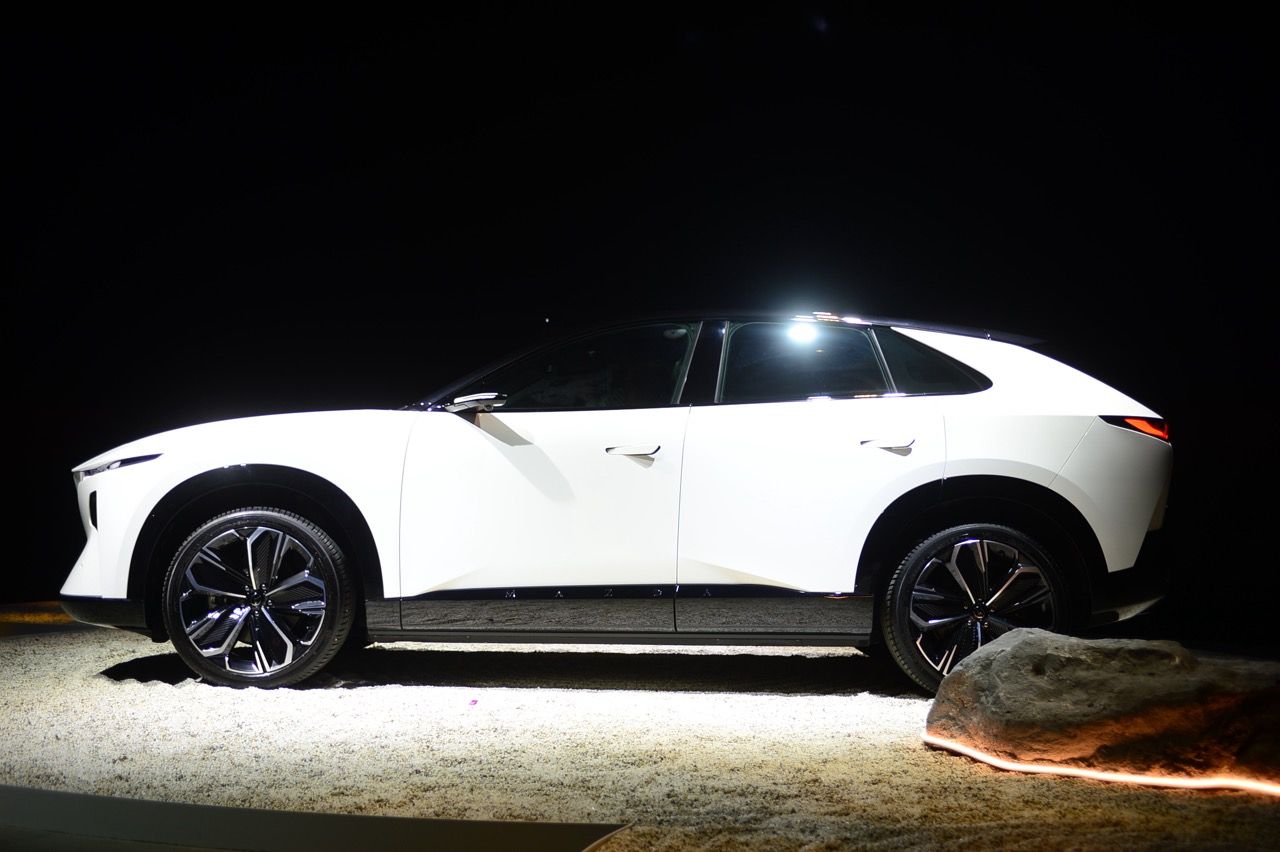 Mazda CX-6e Premium vs Premium Sports จ่ายเพิ่ม 40,000 บาทรุ่นไหนคุ้มกว่า