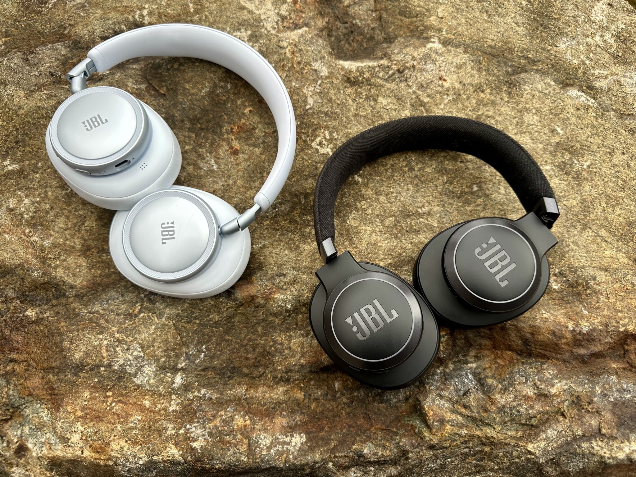 ศึกหูฟังครอบหูพรีเมียม Momentum 5 vs Beats 360 vs Sonos Ace Ultra vs JBL Live 780NC