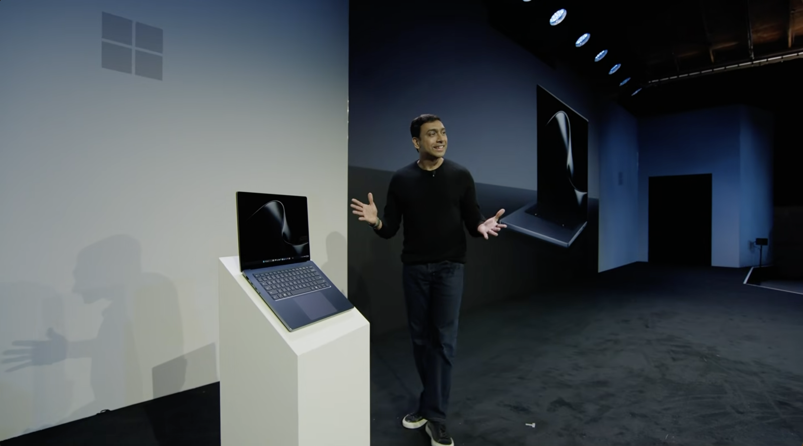 Surface Laptop Ultra กับ RTX Spark GPU ทางเลือกสายสร้างคอนเทนต์เหนือ MacBook Pro