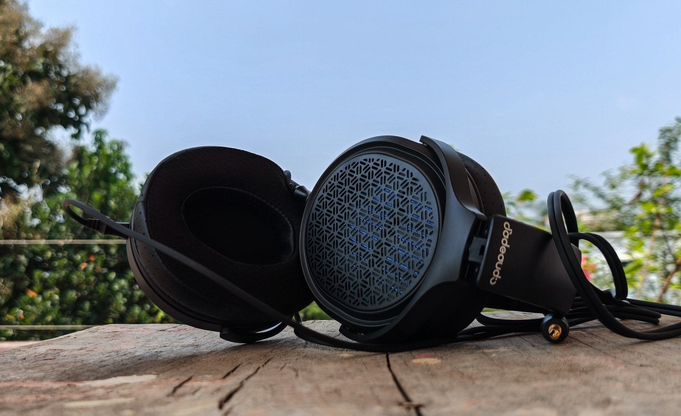 เปรียบเทียบหูฟังแม่เหล็กระนาบ Audeze LCD-5 vs Fiio Jade Audio JT9