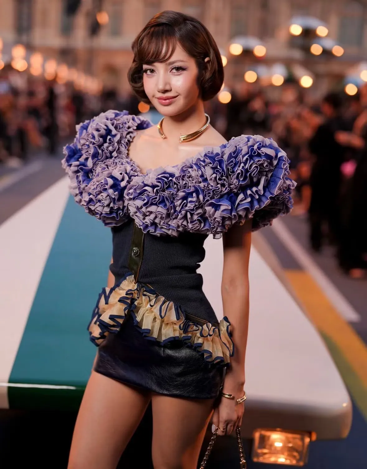 ลิซ่า แฟชั่นสไตล์จากแรงปะทะสุดเซ็กซี่สู่เรโทรนุ่มนวลในปารีสแฟชั่นวีค