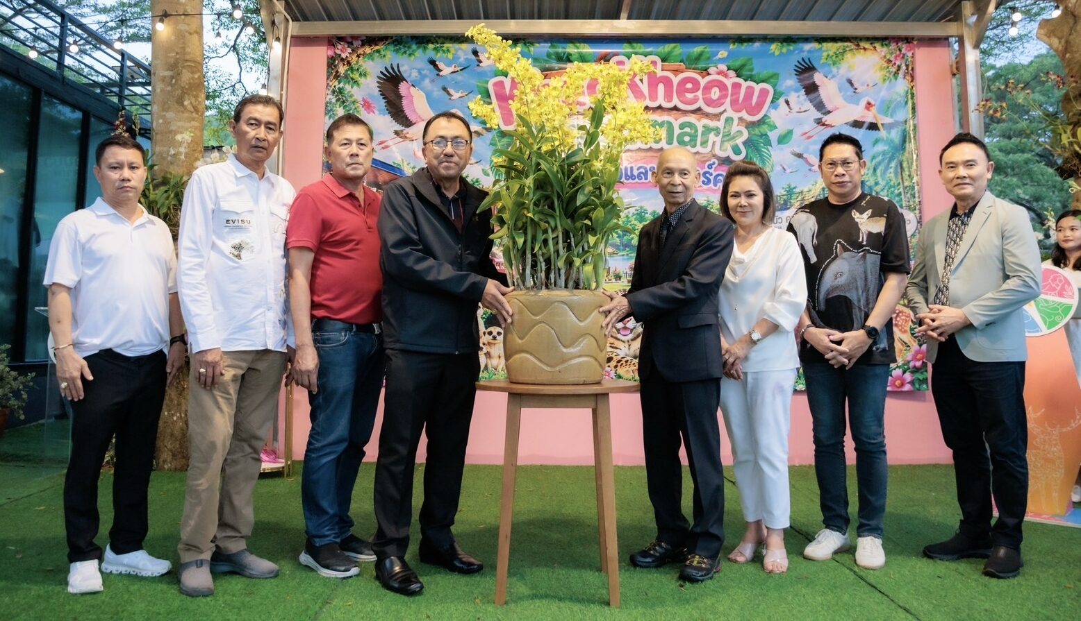Khao Kheow Landmark แลนด์มาร์กริมน้ำใหม่ จุดเช็กอินสวนสัตว์เปิดเขาเขียว