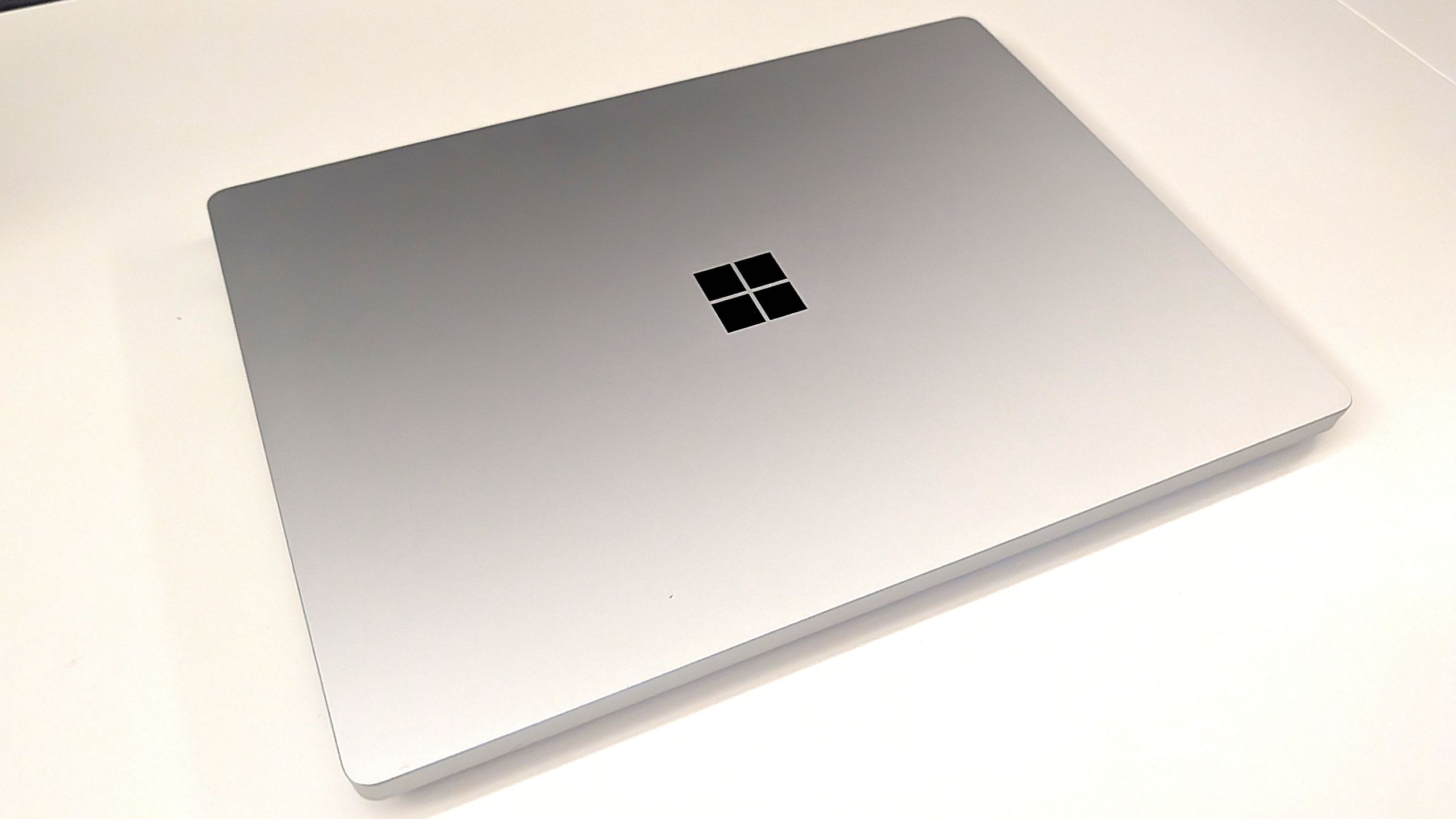 Surface Laptop Ultra โน้ตบุ๊ก Local AI ที่ตั้งใจท้าชน MacBook Pro